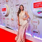 Madhuurima Instagram – Standing tall like an angel. Well ain’t I the most fashionable one 😍. 
@lokmat most stylish awards. 

Styling @littlepuffsofhappiness @styleitupwithraavi 
Outfit @mireyasanya 
Jewellery @cherryblossomdesigns 
Cordinated by @yourstylistforever

Make up & Hair – @sidandpiyu