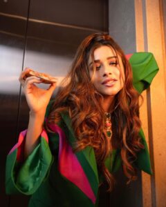 Madhuurima Instagram - Yes !! It’s a cheat day !!!!
Stylist - @stylebyriyajn
Photographer - 
@deepak_das_photography
Makeup & Hair - @makeoverbysejalthakkar 
Outfit - @iturish
Jewellery - @sejalcreation23
Location - @radissonblumumbaiairport
Team - @greenlight__media