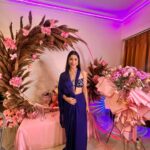 Madhuurima Instagram - Ease grace and elegance ???? Styled by @litittlepuffsofhappiness @styleitwithraavi outfit @masumimewawallaofficial #blue #pretty #prettywoman #saree #indianbeauty
