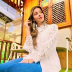 Madhuurima Instagram - The beauty of the pure colour and simplicity is so effortless ❤️ Wearing @a.la.modebyakanksha .mode #white #pure #beauty #brand