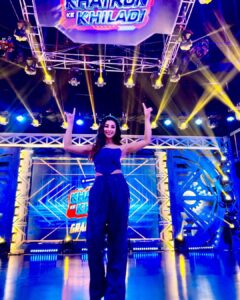 Madhuurima Instagram - Kaise lagi transformation 😍😍

Outfit: @labeld 
Jewellery: @azotiique 
Heels: @sephyr_official 
Brand PR: @mjmahajabeen 
Stylist: @stylebysaachivj 
Team: @sanzimehta777 @styledbynikinagda