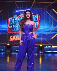 Madhuurima Instagram - Kaise lagi transformation 😍😍

Outfit: @labeld 
Jewellery: @azotiique 
Heels: @sephyr_official 
Brand PR: @mjmahajabeen 
Stylist: @stylebysaachivj 
Team: @sanzimehta777 @styledbynikinagda