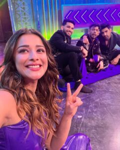 Madhuurima Instagram - Sharing the stage With the one and only LION KING @itsrohitshetty . The lion and the wolf 😍

Will miss the banter and how he teases me. M gonna miss u. Miss the show sir. ❤️❤️. 
And all my other jungle wasio ❤️❤️🤗🤗 hugs.