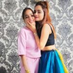 Madirakshi Mundle Instagram - Meri choti si paaaali siii Nanni si Iloveu #loveunconditionally #motherdaughter #motherlove