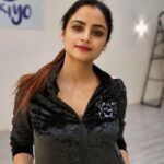 Madirakshi Mundle Instagram - Kya yeh hamara haal karamati nhi Aankh khulti nhi, neend aati nahi...❤️ Lines by @manojyadavwrites #muddascope
