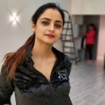 Madirakshi Mundle Instagram - Kya yeh hamara haal karamati nhi Aankh khulti nhi, neend aati nahi...❤️ Lines by @manojyadavwrites #muddascope