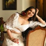 Madonna Sebastian Instagram - Onavarnangal 🌺🌺🌺 #onamvenam @raimes_designerboutique @rahul_raj_._r @samson_lei @samsonlei_hair_and_makeup @planetjewel @fortekochi #onam #onamonam2023 #kerala