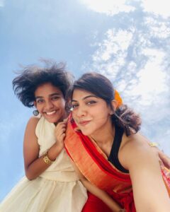 Madonna Sebastian Instagram - Happyyyy Onammmm!!!!
Neeyum njanum entonavum
@michelle__sebastian 
#happyonam 
🌸🌸🌸
#onam