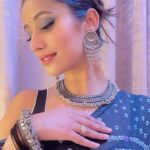 Maera Mishra Instagram - This can never go out of fashion.❤️ Styled by @seam_stress_by_rajludhwani Saree by @nangaliaruchira