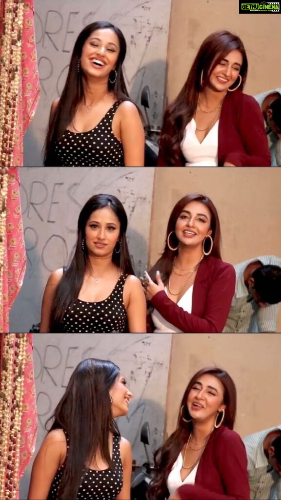 Maera Mishra Instagram - Guess what is @maeramishra ‘s superpower? Watch till the end to find out !! 🤣😝 #newreel #bts #bhagyalakshmi #candidmoments #caughtoncamera #funatwork