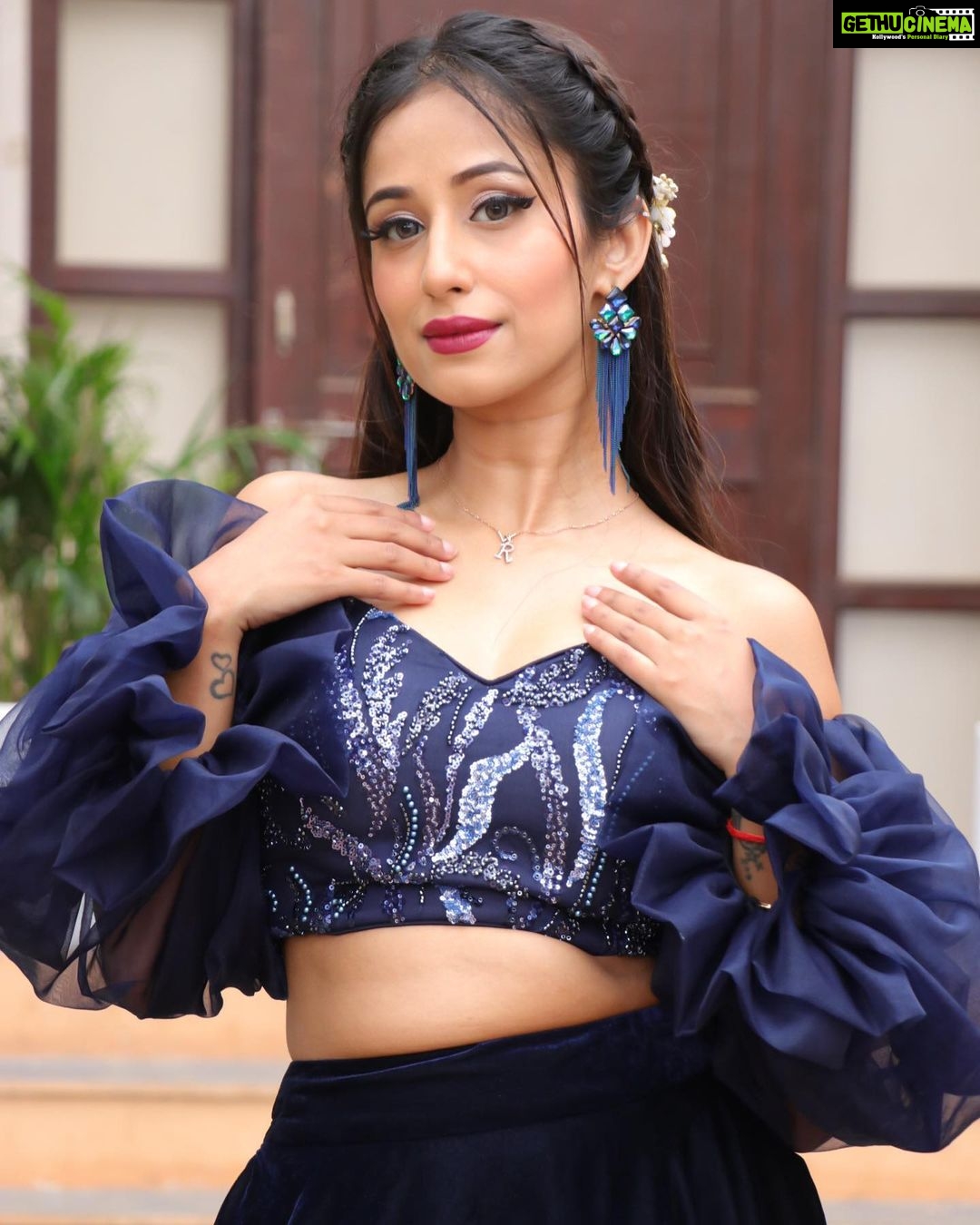 Maera Mishra Instagram - Beauty is how you feel inside and it reflects in your eyes. 🦋 Styled by @tripzarora ❤️
