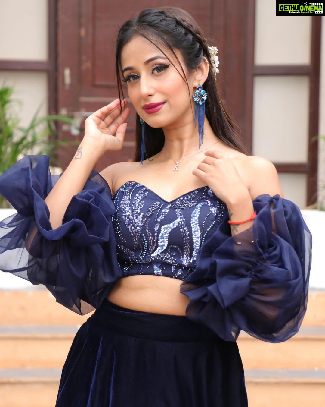 Maera Mishra Instagram - Beauty is how you feel inside and it reflects in your eyes. 🦋 Styled by @tripzarora ❤️