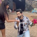 Maera Mishra Instagram - Chalte Jao Chalte Jao 😂😂 Rukiye Mat #reels #funnyreels