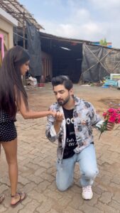Maera Mishra Instagram - Chalte Jao Chalte Jao 😂😂 Rukiye Mat 

#reels #funnyreels