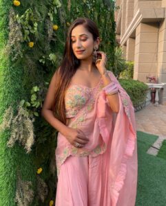 Maera Mishra Instagram - Bloom like a Flower, Shine like a Star. 🌸 Outfit by @rosecreationsludhiana ❤️