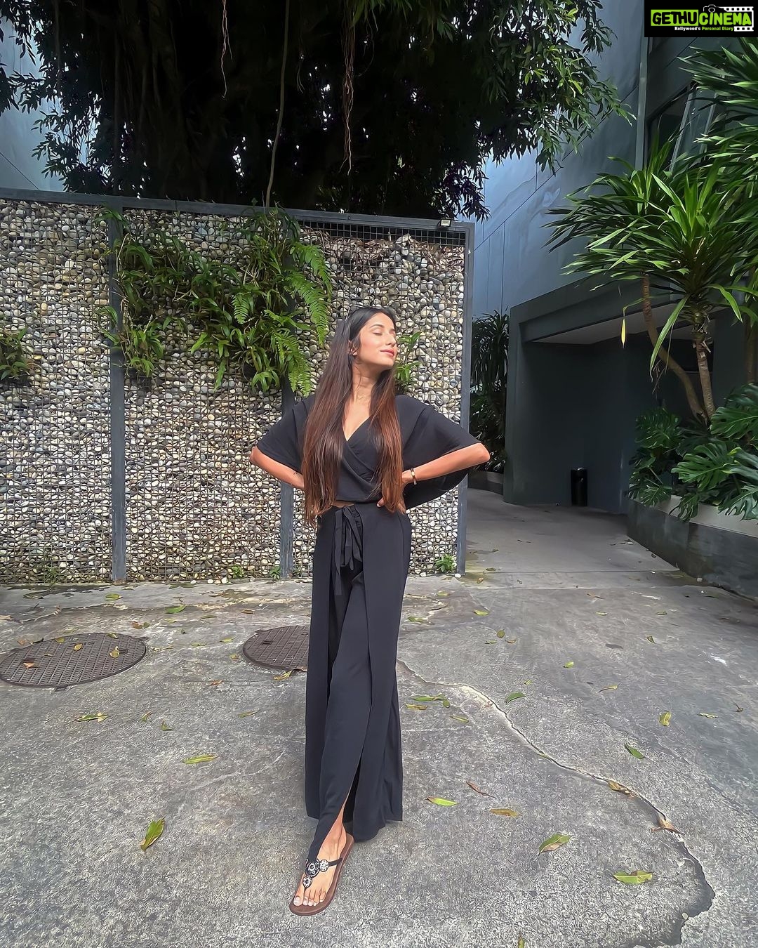 Maera Mishra Instagram - Follow your bliss and the universe will open doors where there were only walls. What an amazing management by @adwholidays 🌸 Krabi, Thailand