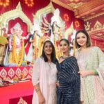 Maera Mishra Instagram - Navami ❤️ Thankyou so much @jyotimukerji for having us, i have honestly never celebrated durga puja like this ever before. #Blessed 🧿❤️ @northbombaydurgapuja Styled by @seam_stress_by_rajludhwani Saree by @nangaliaruchira