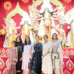 Maera Mishra Instagram - Navami ❤️ Thankyou so much @jyotimukerji for having us, i have honestly never celebrated durga puja like this ever before. #Blessed 🧿❤️ @northbombaydurgapuja Styled by @seam_stress_by_rajludhwani Saree by @nangaliaruchira