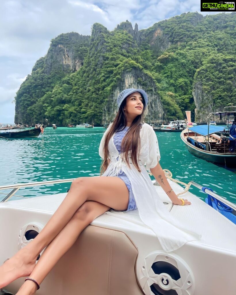 Maera Mishra Instagram - Mood 💯🌸 #phuket #vacation #trip #wedding