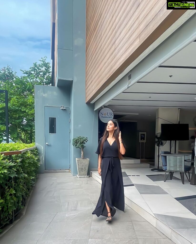 Maera Mishra Instagram - Follow your bliss and the universe will open doors where there were only walls. What an amazing management by @adwholidays 🌸 Krabi, Thailand