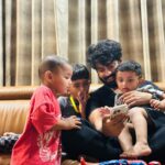 Mahat Raghavendra Instagram - #satyrdaynight with my boys ❤️😘 #Rudra #Veda @adhiyamanraghavendra 📸 @anusha.dhayanidhi