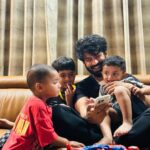 Mahat Raghavendra Instagram - #satyrdaynight with my boys ❤️😘 #Rudra #Veda @adhiyamanraghavendra 📸 @anusha.dhayanidhi