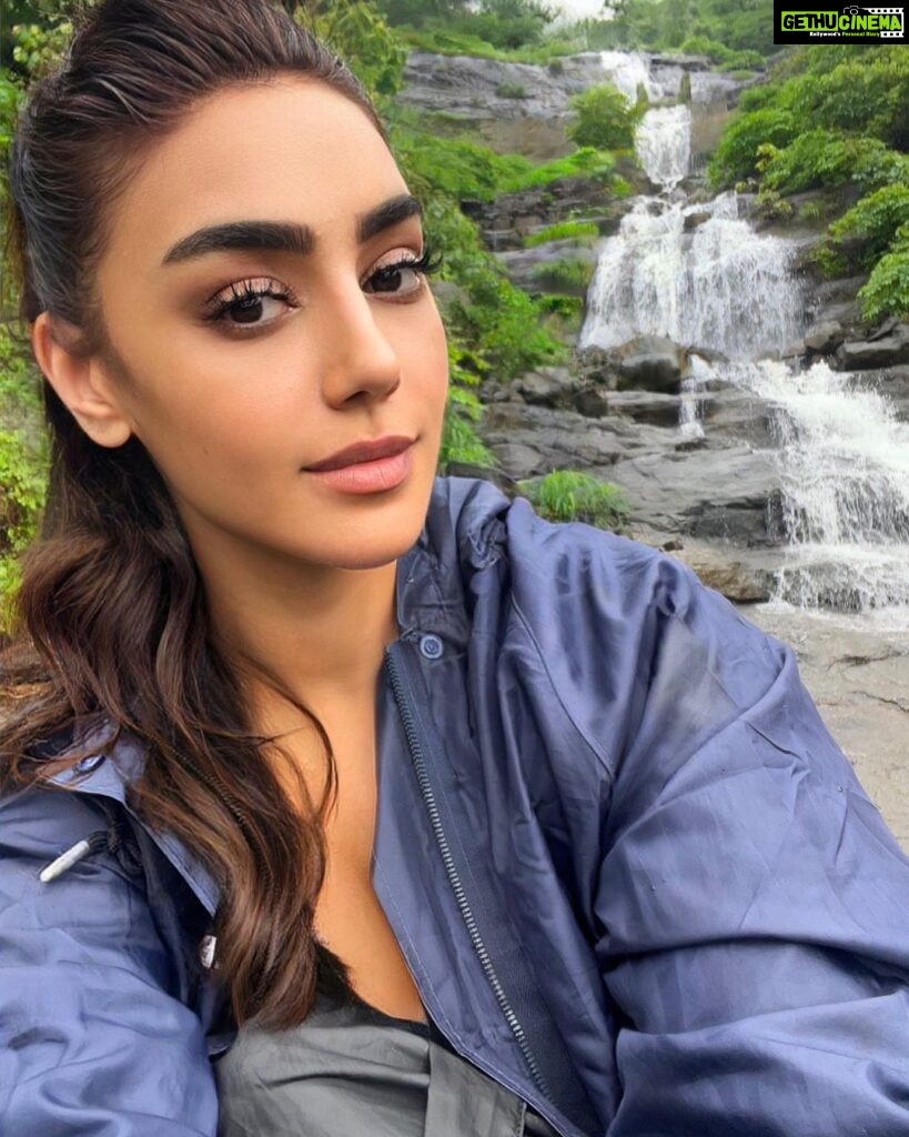 Mahek Chahal Instagram - In every walk with nature one receives far more than he seeks. Thanks a ton for a super awesome trekk @kyriencrasto 🙏🏻🤗 Matheran Hill Station