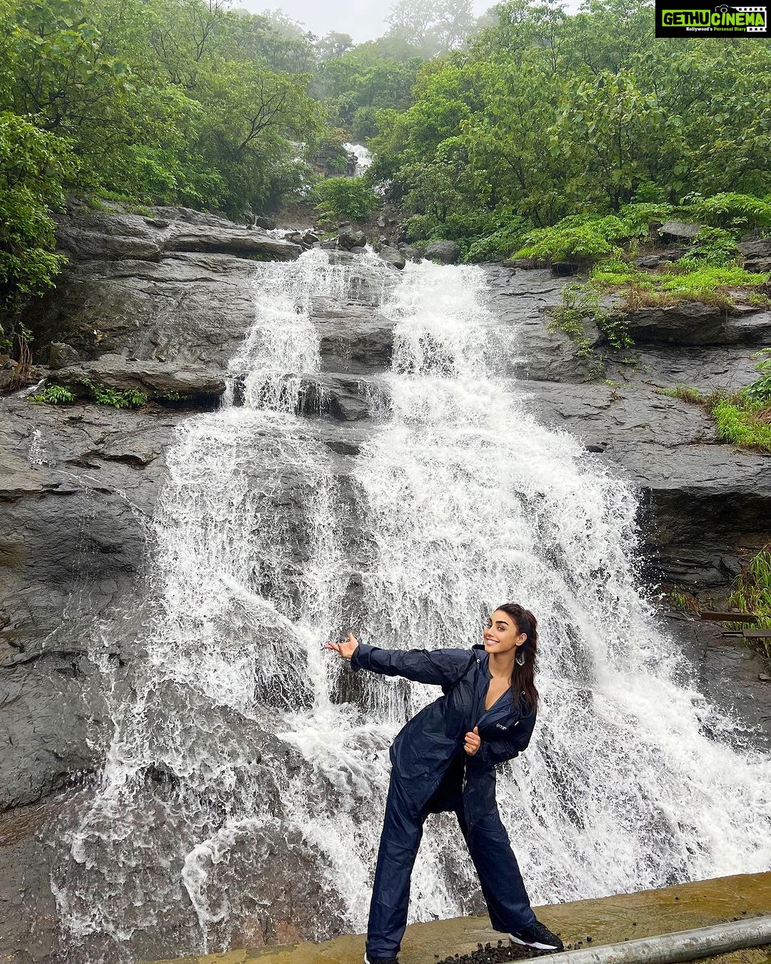 Mahek Chahal Instagram - In every walk with nature one receives far more than he seeks. Thanks a ton for a super awesome trekk @kyriencrasto 🙏🏻🤗 Matheran Hill Station