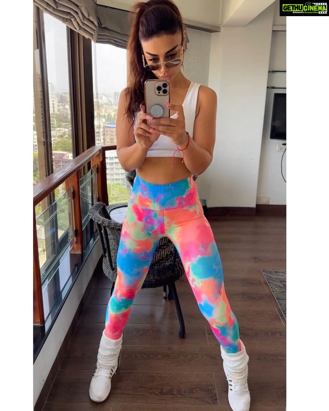 Mahek Chahal Instagram - Felt like a selfie 🤳🏻 Bandra West