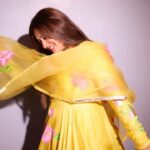 Mahhi Vij Instagram – 🍋 dont stress just wear a yellow dress 

Wearing @aachho 
Pr @dinky_nirh