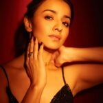 Mahima Makwana Instagram - #TumseNaHoPaayegaOnHotstar Wearing - @reserved Styled by - @niharikabhasinkhan21 MUA - @mayura_makeup_hair Hairstylist- @ritashukla22 Photographer- @shivamguptaphotography Accessories- @akirahin.india Footwear- @themiraki