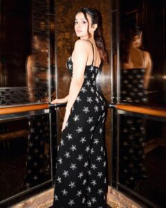 Mahima Makwana Instagram - Last night for the #GlobalSpaAwards2023 
@globalspaindia 

Wearing - @worldofasra 
Stylist - @krishi1606 
Photographer- @akshayphotoartist 
MUAH- @sakbagasramua 
Accessories- @rimayu07 

Thankyou team✨🫶🏻