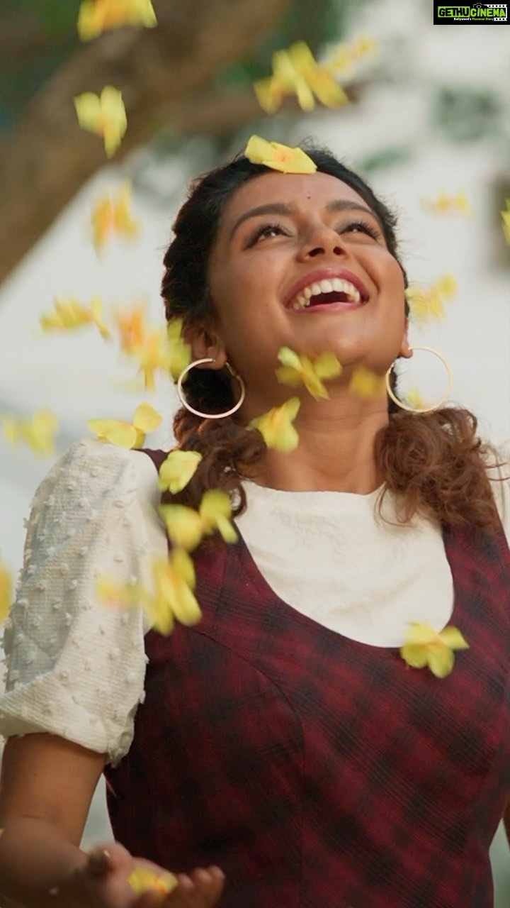 Mahima Nambiar - 388.2K Likes - A Sam CS musical !! Travel back in time with this melodious track of Robert and Mini 🎶❤️
https://youtu.be/nYEoxne_20Y?si=E1y8I_TTP6_wctsC
@sophiapauljames
@nahas_hidhayath
@shanenigam786
@antony_varghese_pepe
@neeraj_madhav
@adarshsukumaran_
@shabas_rasheed
@alexjpulickal
@samcsmusic
@chaman.chakko
@anbariv_action_director
@dhanyabalakrishnan_stylist
@ronexxavier4103
@nellickaljoseph
@lal_director
@babuantonyactorofficial
@nishanth_sagar_actor
@baijusanthoshh
@vishnuagasthya
@aima.rosmy
@maala.parvathi
@iamsandy_off
@kapilkapilanmusic
@sinat_savier
@manumanjith_s
@jamespaul999
@cedinp
@lincycedin
@inst.kev
@andrewandme2010
@manuel_cruz_darwin
@dannydarwin95
@donny_darwin
@bijou.antony
@sujithshankers
@vishakrwarriar
@sachin.sudhakaran
@sync.cinema
@javedchempu
@siby_jose_chalissery
@saibonsaimon
@prosabari_17
@srik_varier
@weekendblockbusters
@rdx_movie
@yellow_tooths
@eggwhitevfx
@ganpat_kannan
@roji_p_kurian
@saregamamalayalam