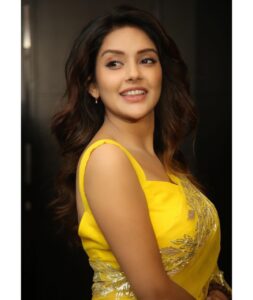 Mahima Nambiar Instagram - You can rock the world in a saree !!!
Wearing this beautiful Saree from @calmna_ 🤍 

#sareelove #yellove #happycolor #promotions #actorslife #sareeforever