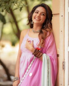 Mahima Nambiar Instagram - All smiles 😁 

Wearing: @urbanstree 
Clicked : @camerasenthil 

#chandramukhi2 #promotions #traditional #dressup #pose