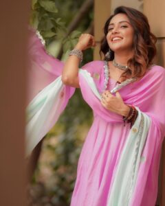 Mahima Nambiar Instagram - All smiles 😁 Wearing: @urbanstree Clicked : @camerasenthil #chandramukhi2 #promotions #traditional #dressup #pose Chennai, India