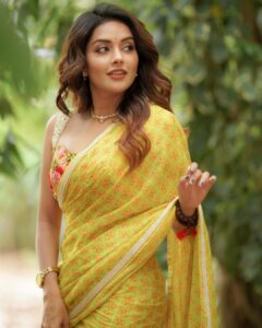 Mahima Nambiar Instagram - Chandramukhi 2 promotions 🤍

Wearing: @studio149 
Photography: @camerasenthil 

#chandramukhi2 #sareelove #yellow #yellove #promotions