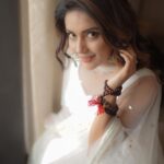 Mahima Nambiar Instagram - Chandramukhi 2🌟 Wearing : @lavanyathelabel Accessories: @yellowchimes Styled by : @kiruthikhasekar Clicked by : @camerasenthil #chandramukhi2 #promotions #audiolaunch #getupanddressup #actorslife
