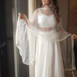Mahima Nambiar Instagram - Chandramukhi 2🌟 Wearing : @lavanyathelabel Accessories: @yellowchimes Styled by : @kiruthikhasekar Clicked by : @camerasenthil #chandramukhi2 #promotions #audiolaunch #getupanddressup #actorslife