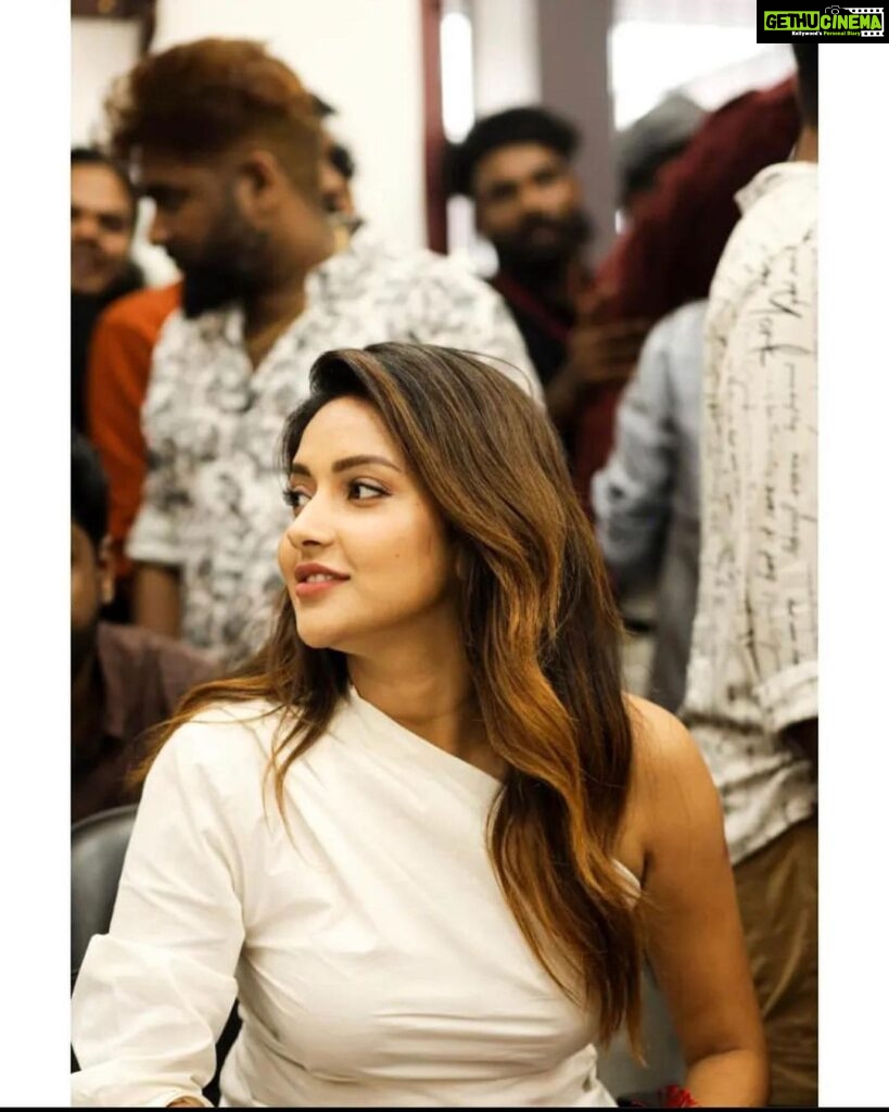 Mahima Nambiar Instagram - 🥂 to all the fun and craze we had while promoting our film #RDX. The movie is coming out tomorrow 25 th Aug. Please do watch and let me know the reviews 😍😍🥰 #rdxonam #onamrelease #rdx #promotions #excited