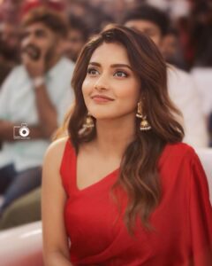 Mahima Nambiar Instagram - #RDX promotions!!

Saree by @swtantraofficial 
Clicked by @madcinemas 

#rdx #aug25 #onamrelease #excited  #fingerscrossed #malayalamcinema #onam
