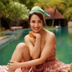 Malaika Arora Instagram - It’s summer baby☀️🌊👙🏖️🏝️🐚Editor-in-chief : @aindrilamitra Produced by : @ishikalaul Co-Produced by : @simrrangill Video : @sidmadethis Photography by : @taras84 Styled by : @divakdsouza Assisted by : @jhanvi_pallicha Hair and Makeup by : @meghnabutanihairandmakeup Outfit Partner : @ri_ritukumar Location : @theanantaudaipur (@anantahotels) Artist publicist: @divya.chaturvedi28 of @bazinga_ent @naureen.abdullah