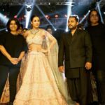 Malaika Arora Instagram - I had a fabulous time being the showstopper at the 'The Silver Lining', a unique hair and beauty showcase held in Hyderabad hosted by The Artbeat Salon - It was truly a night filled with beauty and artistry. ✨ Show hosted in collaboration with - Beauty Partners : @lorealpro @kerastase_official Fashion Partners: @gazalguptacouture @originshyderabad Jewellery Partner: @khannajewellerskj Show Coordinator: @lubna.adam PR and Event Management: @bobbykandhari @archanajparanji @sofiyaevents Official Stylist: @jukalker Marketing Agency: @studiocreativecollective Founder (The Artbeat Salon) - @dr_kranthi_dayal Official Photographer: @ishan.n.giri Event Photography: @meghdhanushfilms Agent - @edgarsakaria Managed by @naureen.abdullah #malaikaarora #theartbeatsalon #thesilverlining #beauty #showstopper #hyderabad #hair #makeup