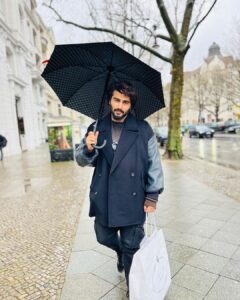 Malaika Arora Instagram - Happy birthday my sunshine ,my thinker ,my goofy,my shopaholic ,my handsome …. @arjunkapoor 🎂❤️🤗