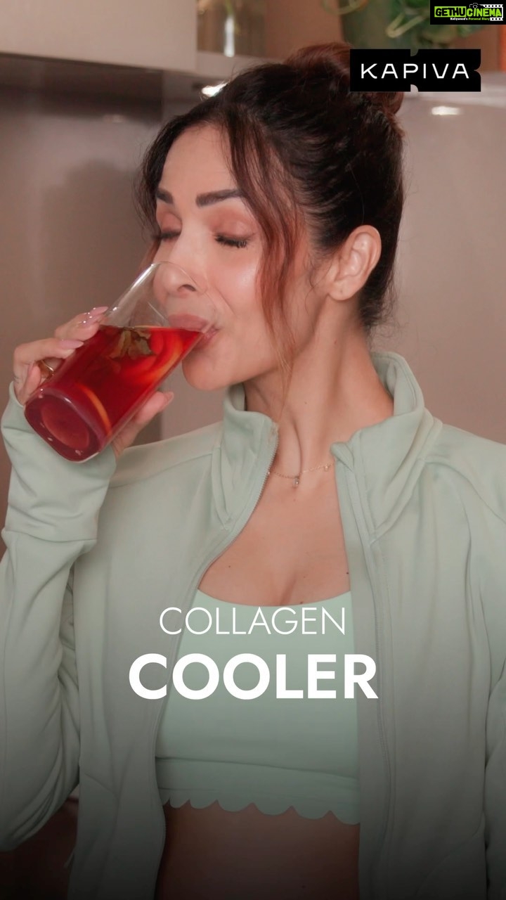 Malaika Arora Instagram - Here’s @malaikaaroraofficial s yummiest way to consume our Glow Mix - Collagen Cooler 🌹✨🧊🌱 Drop a 🌹 if you liked this recipe, in the comments below! To try Kapiva Skin Foods Glow Mix, visit the link in the bio #skinkasahifood #skinfoods #kapiva #kapivaskinfoodsglowmix #collagencooler #glowmixrecipe #recipes #naturalingredients #ayurvedicingredients #ayurvediclifestyle #ayurvedicproduct #ayurveda #skincare #skincaretips #collagen #glutathione #hyaluronicacid #skinsupplement #ayurvedicskincare #ad #reelsinstagram #trendingaudio #trendingreels