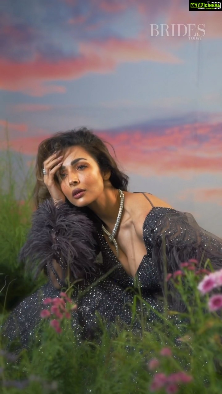 Malaika Arora Instagram - Malaika Arora (@malaikaaroraofficial) loves unabashedly, unapologetically, and unconditionally. Addressing her 10-year age gap with partner Arjun Kapoor, she says, “Our world is so obsessed with tags... There is an age difference, but it has never been an issue between us. I think he is insanely wise for his age, and that he has a very deep and strong soul. He is someone who’s very liberated and extremely caring. I don’t think they make men like that anymore. I could go on and on, but I admire these qualities the most.” ⠀ “I feel like I am in my prime right now, and I want to work like this for the next 30 years. I don’t want to take a backseat; I want to explore so many businesses, I want to travel, and I would love to set up a home with Arjun and take our relationship to the next level because I think we both are ready for it,” she adds. Editor: Nandini Bhalla (@nandinibhalla) Videographer: Ratnakar Films and Photos (@ratnakarphotography) Video Editor: Sanyam Purohit (@sanyampurohit) Styling: Gopalika Virmani (@gopalikavirmani) Make-Up: Meghna Bhutani (@meghnabutanihairandmakeup) Hair: Madhav Trehan Fashion Assistant: Riza Rizvi (@withloveriza) Production: Studio Little Dumpling (@studiolittledumpling) Artist’s Publicity and Image Management: Divya Chaturvedi (@divya.chaturvedi28), Bazinga Entertainment (@Bazinga_Ent) Artist Managed by: Naureen Abdullah (@naureen.abdullah) Malaika is wearing an embellished 3D ‘Birds’ Hand Embroidered Bralette and Cosmos ‘Gold Waves’ Hand Embroidered Leggings, both Rahul Mishra (@rahulmishra_7); Royal Lilac Lehenga, Falguni Shane Peacock (@falgunishanepeacockindia); Midnight Blue Coral Sculpted Gown, Gaurav Gupta (@gauravguptaofficial); Liquid Metal Sculpted Drape Set, Rimzim Dadu (@rimzimdaduofficial); all jewellery, BVLGARI (@bulgari) Read our coverstar’s full interview in the latest issue of Brides Today, on stands now. . . . . . . #BridesToday #MalaikaArora #BridesTodayCover