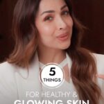 Malaika Arora Instagram - @malaikaaroraofficial has just spilled the beans on the secrets behind her glowing skin 🌹🌟🌱 What’s your secret? Tell us in the comments below! ⬇️ Also, have you tried our skin ka sahi food Glow Mix yet? If you haven’t yet, order today! LINK IN BIO 🔗 #skinkasahifood #skinfoods #kapiva #kapivaskinfoodsglowmix #naturalingredients #ayurvedicingredients #ayurvediclifestyle #ayurvedicproduct #ayurveda #skincare #skincaretips #collagen #glutathione #hyaluronicacid #skinsupplement #ayurvedicskincare #ad #reelsinstagram #trendingaudio #trendingreels