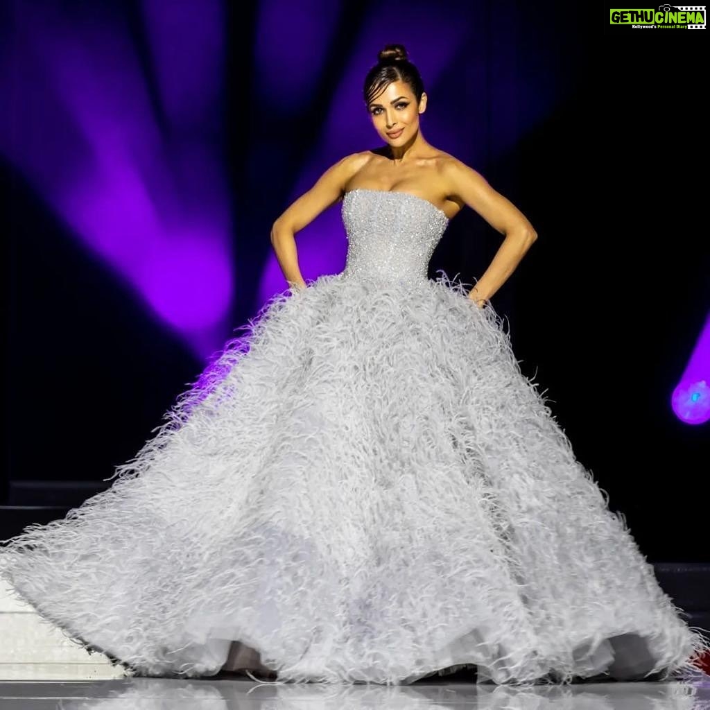 Malaika Arora Instagram - Princess diaries ….. hair n make up @meghnabutanihairandmakeup outfit @michael5inco #dudaidaires#fashionzbydanubeproperties