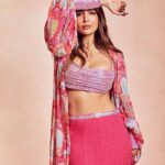 Malaika Arora Instagram - For @timesfashionweek. Outfit: @krishasunnyramani @dipublicrelations Styled by @who_wore_what_when Jewelry @narayanjewels @karishma.joolry Photography - @pixylphoto @amolswarnakar Videography - @azbztoz19 @theshutterup_ Hair - @souravv_roy_ Makeup - @meghnabutanihairandmakeup