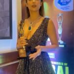 Malaika Arora Instagram - Look mama, i made you proud! This is the second one in one week and i am so grateful to be receiving this honour today. Thank you @bigfmindia for recognising and felicitating my efforts and bestowing me with the #Bigimpactawards Female entrepreneur of the year title. It was such a glorious moment to be present amongst the other esteemed awardees and have the privilege to not only receive but to also give away awards to the most deserving business icons of India. Me and my team ,work tirelessly to bring you the best in fitness, food, fashion and more and such appreciations really encourage us to keep at it and keep giving our best everyday. #bigimpactawards2023 #femaleentrepreneuroftheyear